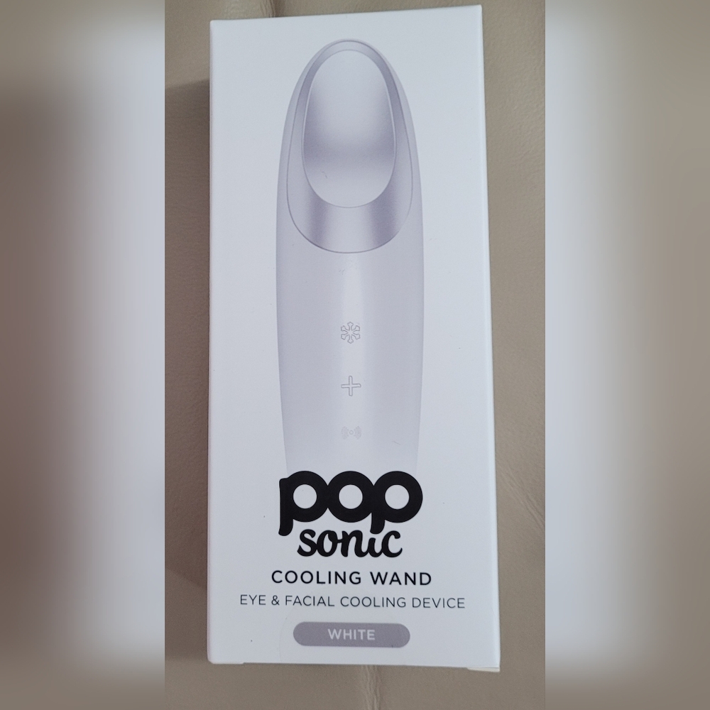 NIB. Pop Sonic Cooling EYE AND FACE WAND, WHITE. SRP. 25.00